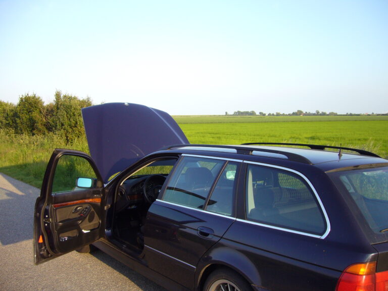 Make Up The Breakdown (Cage the Elephant, Tell Me I’m Pretty review)